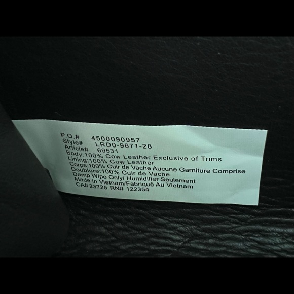 ⛔️SOLD⛔️Aritzia Clientele limited edition black wallet - Picture 5 of 5